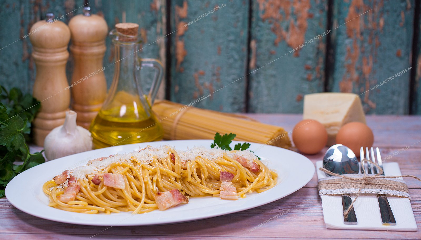 Spaghetti Carbonara - Nudelgerichte mit Fleisch