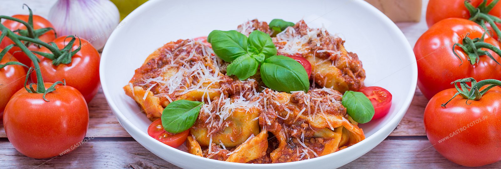 Tortellini in Tomaten-Hackfleischsauce - Nudelgerichte mit Fleisch