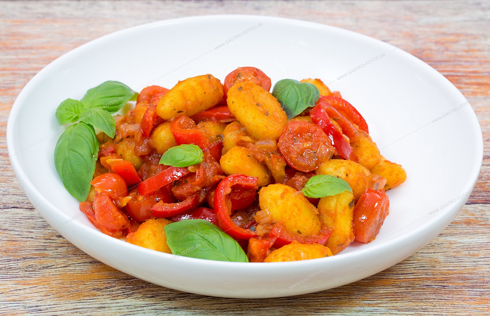 Gnocchi in Paprika-Tomatensauce - Nudelgerichte mit Sauce